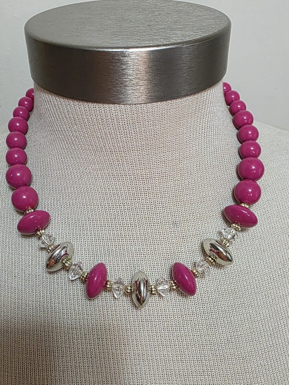 Vintage 80s Acrylic Beaded Necklace READ